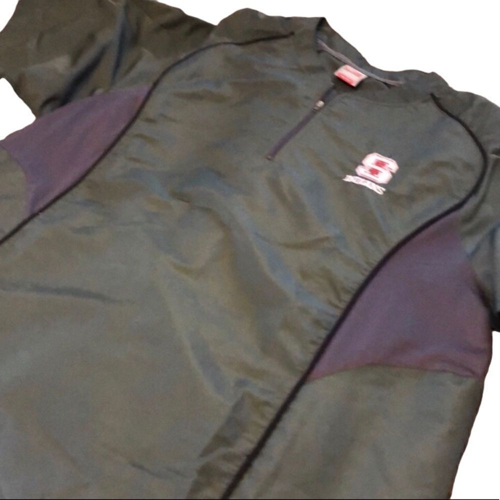 Nike size XL short sleeved windbreaker